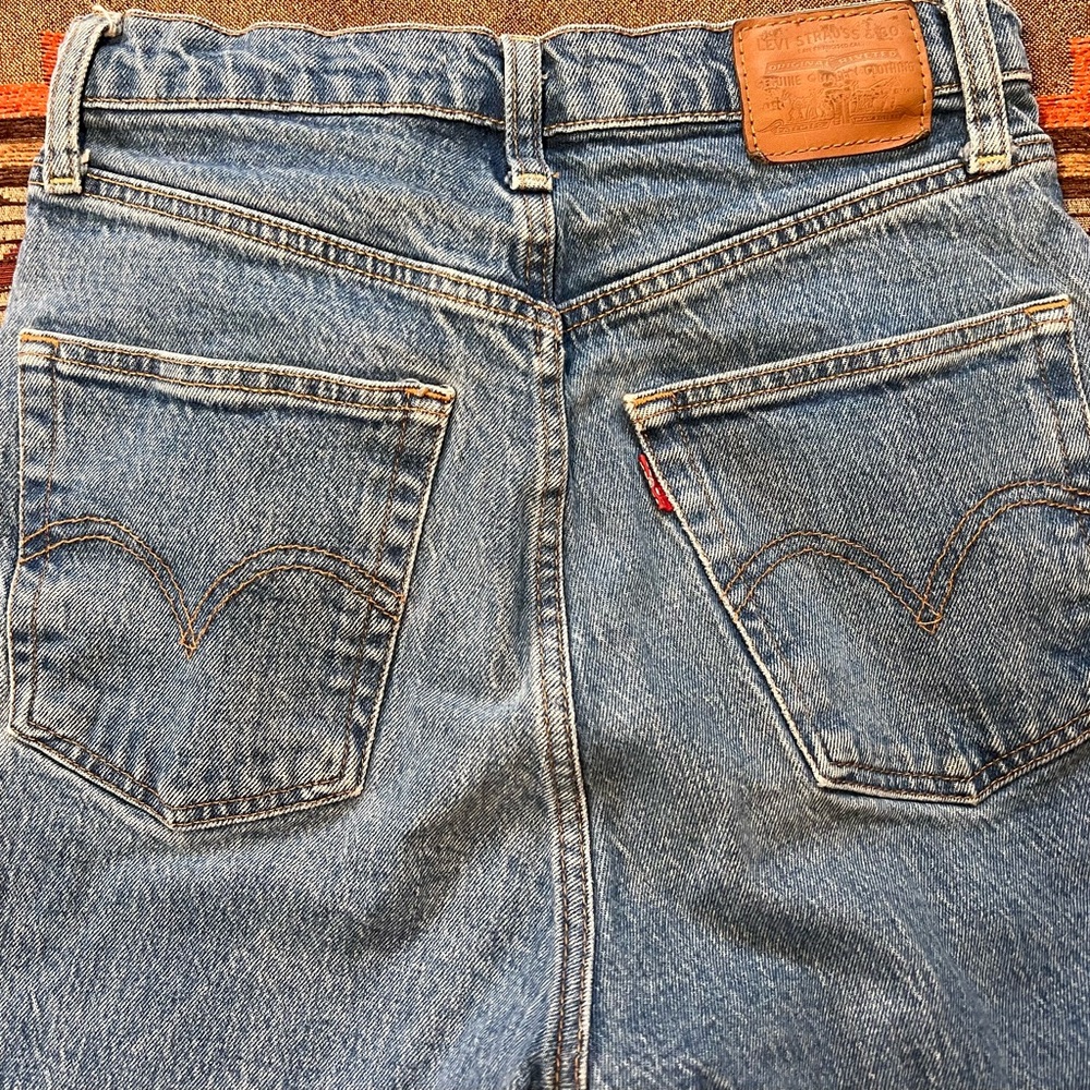 Levi's High Rise Blue Jeans - Picture 2 of 4